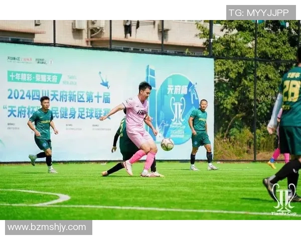 村超足球球星引领乡村激情赛场点燃全民运动热潮 村超足球球星引领乡村激情赛场点燃全民运动热潮